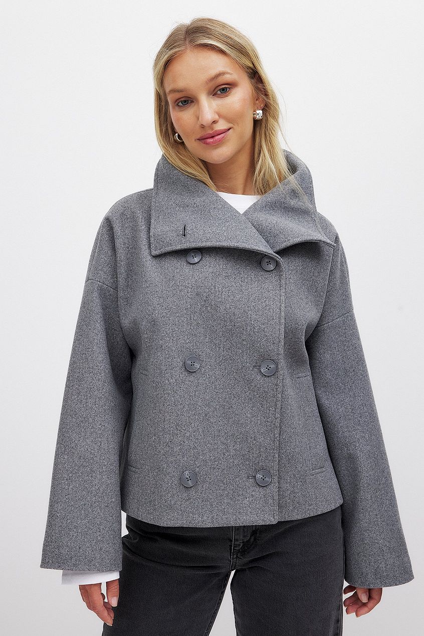 Women's cropped coat in grey, wide collar pea coat