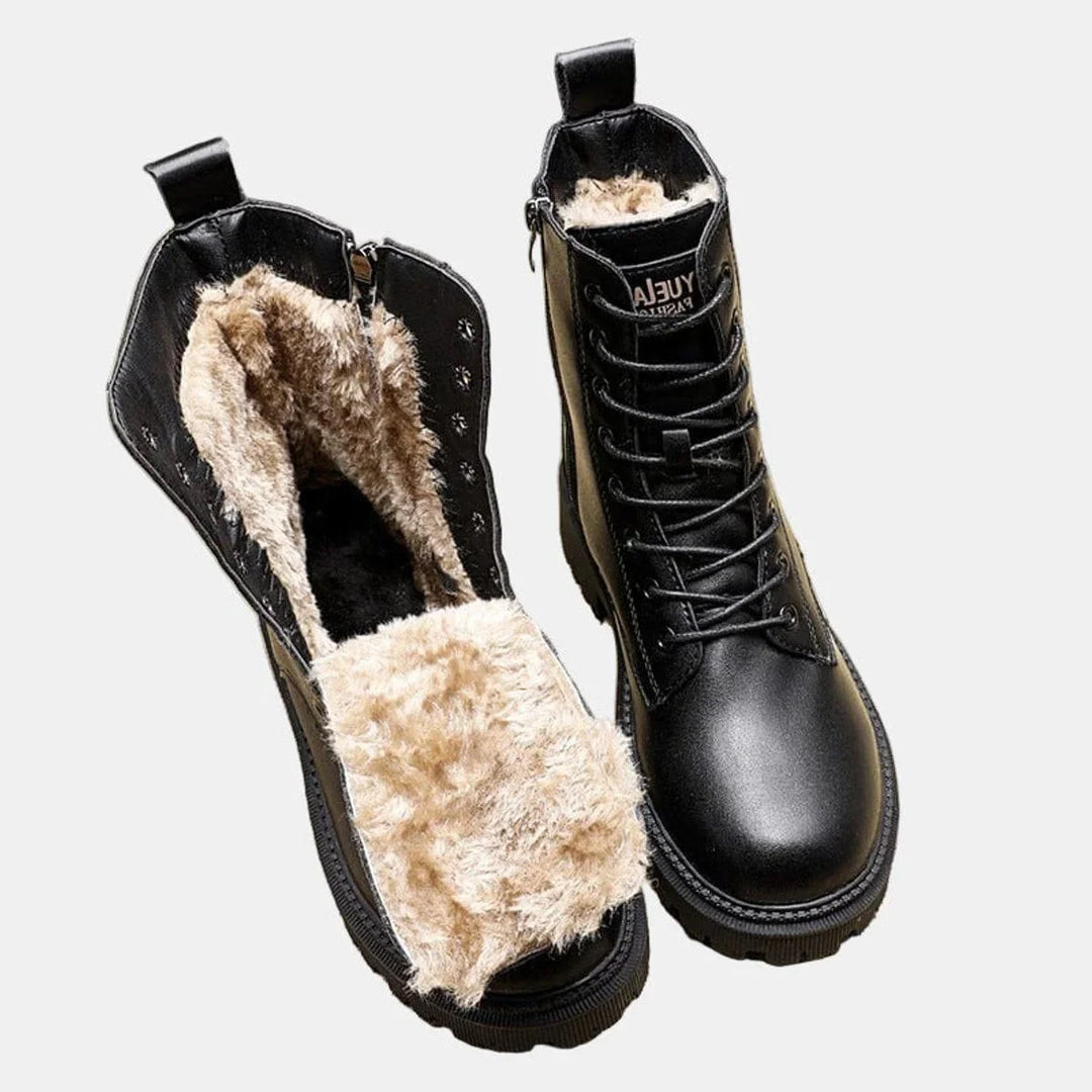 Women's combat boots in black, lace up chunky sole