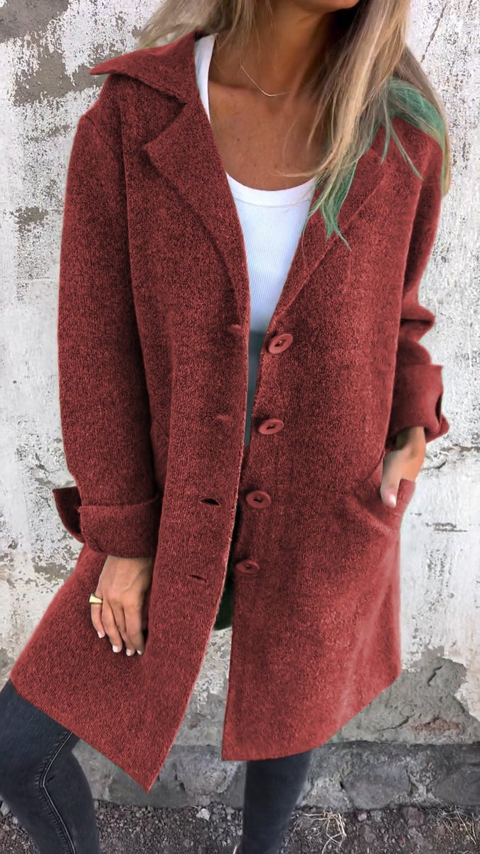 Long Coat in red, on model