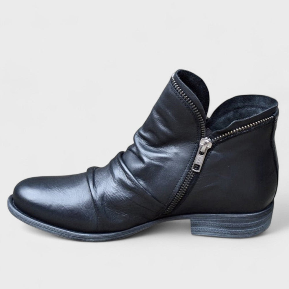 Women's ankle boots in black, side zip low heel slouch