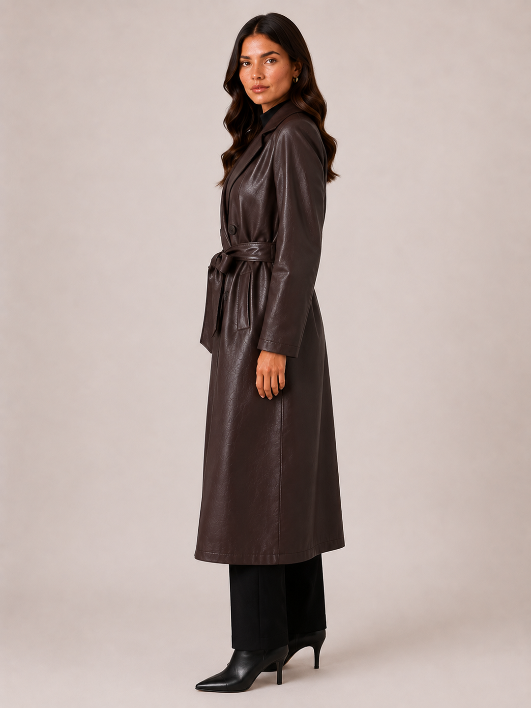 Side view of the longline trench reaching close to the ankle